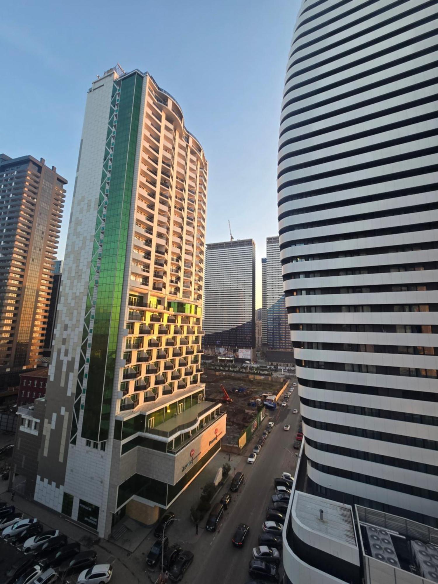 罗宁公寓 巴统 外观 照片